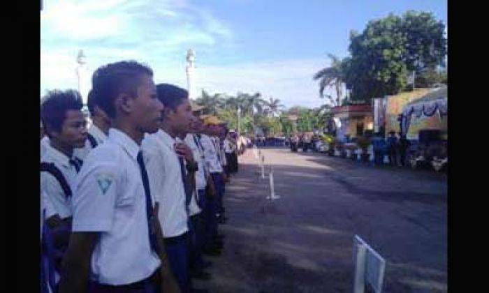 Polres Pamekasan Deklarasi 1000 Pelajar Pelopor Keselamatan Lalu-Lintas Polres Pamekasan Deklarasi 1000 Pelajar Pelopor Keselamatan Lalu-Lintas