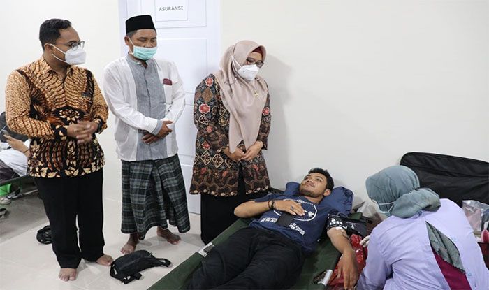 Hadiri Peringatan Hari Jadi RSI Mabarrot Bungah, Wakil Bupati Gresik Ikut Donor Darah