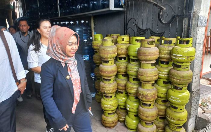 Pastikan Ketersediaan LPG dan Pupuk Aman, Wali Kota Mojokerto Lakukan Sidak Pastikan Ketersediaan LPG dan Pupuk Aman, Wali Kota Mojokerto Lakukan Sidak
