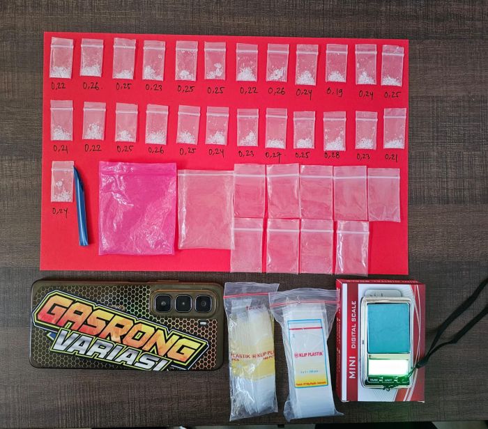 Satresnarkoba Polres Gresik Tangkap Dua Pengedar, 23 Paket Sabu Disita