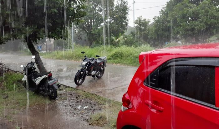 Hujan Deras Kembali Mengguyur Mojokerto Raya