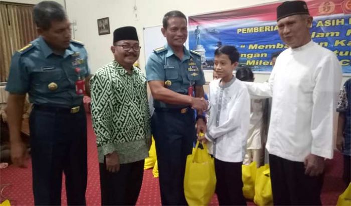 Aspotmar Koarmada II Berikan Wawasan Kepada para Santri di Jombang Aspotmar Koarmada II Berikan Wawasan Kepada para Santri di Jombang