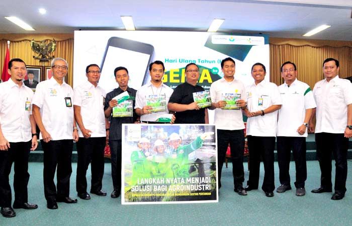 Petrokimia Luncurkan Buku "Langkah Nyata Menjadi Solusi Agroindustri" Petrokimia Luncurkan Buku "Langkah Nyata Menjadi Solusi Agroindustri"