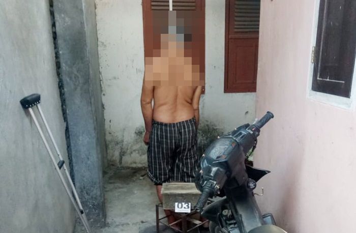 Depresi Sakit Tak Kunjung Sembuh, Warga Perning Mojokerto Nekat Gantung Diri Depresi Sakit Tak Kunjung Sembuh, Warga Perning Mojokerto Nekat Gantung Diri