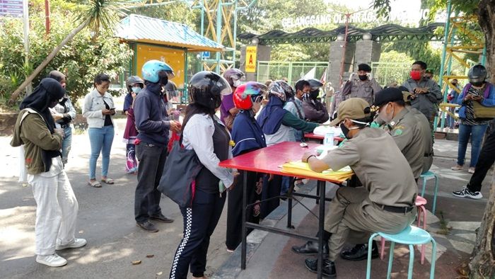 Tak Bawa Surat Keterangan RT/RW, Ratusan Warga Sidoarjo Kena Razia PSBB Tak Bawa Surat Keterangan RT/RW, Ratusan Warga Sidoarjo Kena Razia PSBB