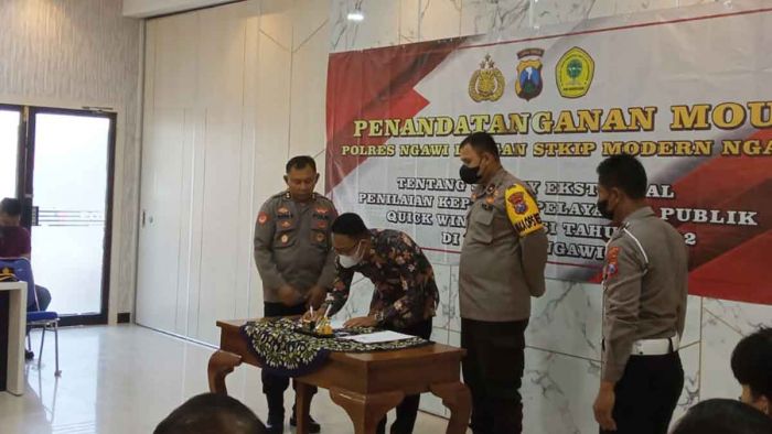 Polres Ngawi Gandeng STKIP Modern Gelar Survey Kepuasan Publik Polres Ngawi Gandeng STKIP Modern Gelar Survey Kepuasan Publik