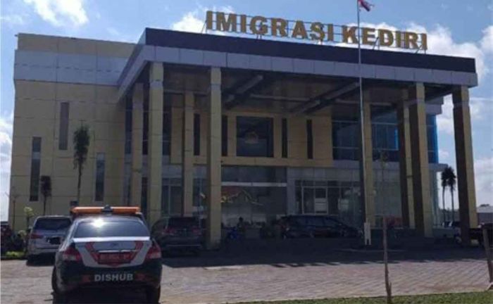 Kepala Kantor Imigrasi Kediri Imbau Agar Masyarakat Waspada Penipuan dari Google Maps Kepala Kantor Imigrasi Kediri Imbau Agar Masyarakat Waspada Penipuan dari Google Maps