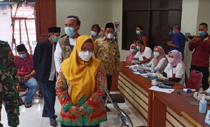 Jelang Ramadan, 1.200 Kiai dan Imam Masjid di Gresik Divaksin Jelang Ramadan, 1.200 Kiai dan Imam Masjid di Gresik Divaksin