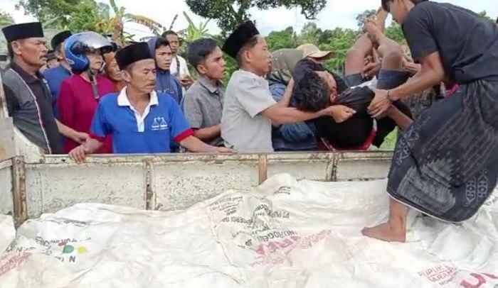 Tragis, Seorang Pemuda Tewas Bersimbah Darah di Pelukan Sang Ayah