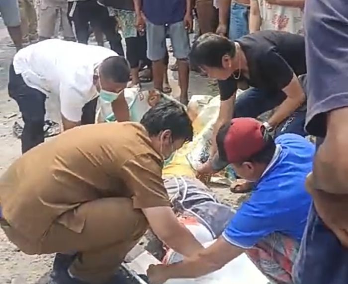 Mobil Boks Adu Banteng dengan 5 Motor di Morowudi Gresik, 2 Orang Tewas Mobil Boks Adu Banteng dengan 5 Motor di Morowudi Gresik, 2 Orang Tewas