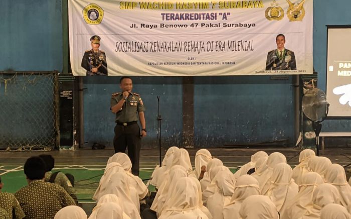 Danramil Benowo Ajak Siswa-siswi SMP Wachid Hasyim 7 Bijak Bermedsos Danramil Benowo Ajak Siswa-siswi SMP Wachid Hasyim 7 Bijak Bermedsos