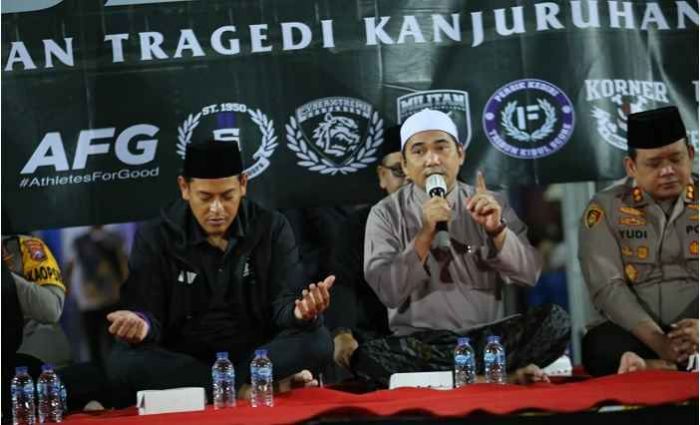 Malam Ketujuh Tragedi Kanjuruhan, Persikmania Gelar Doa Bersama Malam Ketujuh Tragedi Kanjuruhan, Persikmania Gelar Doa Bersama