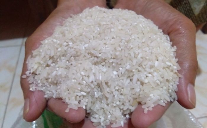 Tak Seperti yang Diberitakan, KPM Tuban Akui Beras BPNT Layak Konsumsi dan Bisa Dibuat Aneka Jajanan Tak Seperti yang Diberitakan, KPM Tuban Akui Beras BPNT Layak Konsumsi dan Bisa Dibuat Aneka Jajanan