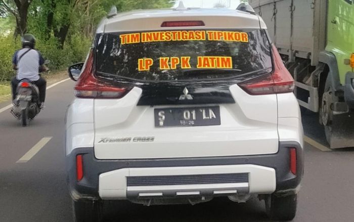 Mobil Bertuliskan LP KPK Viral di Bojonegoro, Polisi Cari Keberadaannya Mobil Bertuliskan LP KPK Viral di Bojonegoro, Polisi Cari Keberadaannya