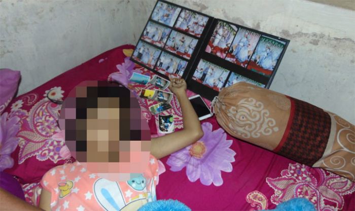 Wanita yang Ditemukan Tewas dengan Pisau Menancap Dikenal Pendiam dan Punya Usaha Jual Beli Online Wanita yang Ditemukan Tewas dengan Pisau Menancap Dikenal Pendiam dan Punya Usaha Jual Beli Online