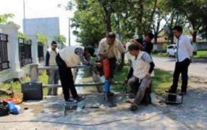 Tim Ahli Telisik Bangunan Untuk Tentukan Kerugian Proyek Gedung KPUD Nganjuk Tim Ahli Telisik Bangunan Untuk Tentukan Kerugian Proyek Gedung KPUD Nganjuk