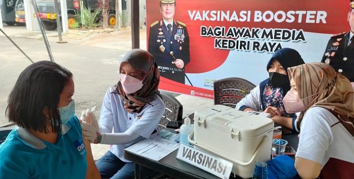 Cegah Omicron, Polres Kediri Kota Fasilitasi Wartawan Vaksin Booster Cegah Omicron, Polres Kediri Kota Fasilitasi Wartawan Vaksin Booster