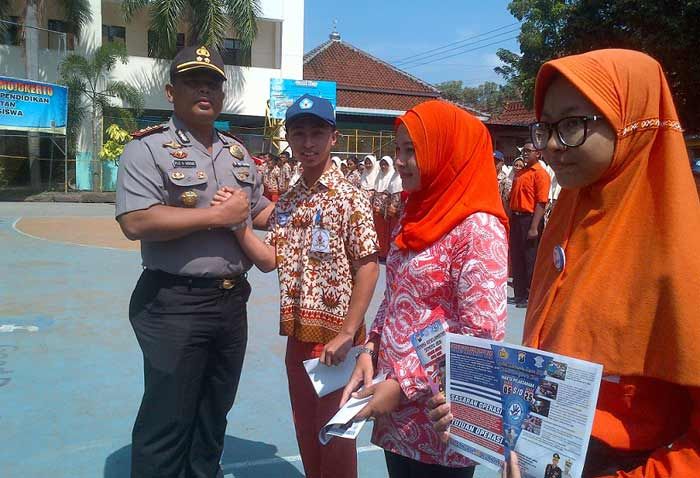 ​Sosialisasi Operasi Keselamatan, Polres Mojokerto Kota Sasar Kalangan Pelajar SMP