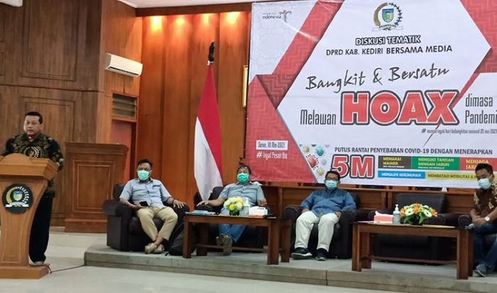 Bangkit dan Bersatu Lawan Hoaks, DPRD Kabupaten Kediri Gelar Diskusi Tematik Bersama Media Massa Bangkit dan Bersatu Lawan Hoaks, DPRD Kabupaten Kediri Gelar Diskusi Tematik Bersama Media Massa