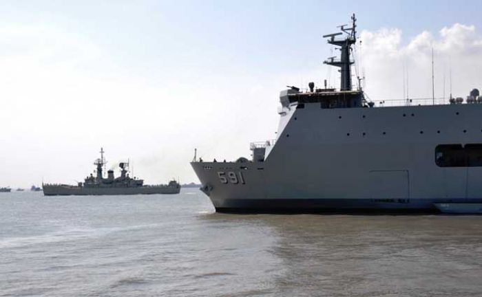 Kapal Perang Koarmatim Siap Mendukung HUT ke-72 TNI di Banten Kapal Perang Koarmatim Siap Mendukung HUT ke-72 TNI di Banten