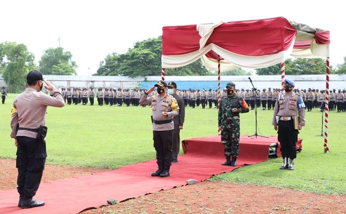 Amankan Pilkada, Kapolres Mojokerto Pimpin Apel Pergeseran Pasukan Gabungan TNI-Polri Amankan Pilkada, Kapolres Mojokerto Pimpin Apel Pergeseran Pasukan Gabungan TNI-Polri