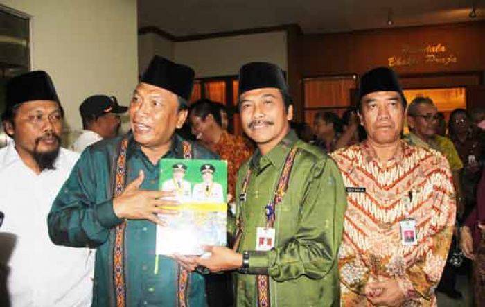 Lengser, Bupati-Wabup Gresik Luncurkan Buku Memori Lengser, Bupati-Wabup Gresik Luncurkan Buku Memori