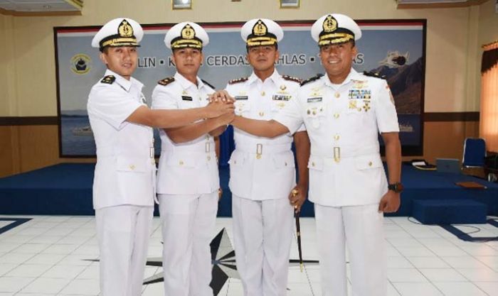 Jabatan Komandan KRI Sidat-851 Satran Koarmada II Diserahterimakan Jabatan Komandan KRI Sidat-851 Satran Koarmada II Diserahterimakan