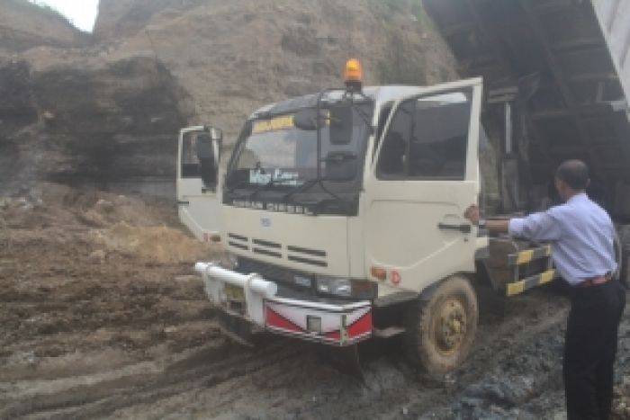 Tutup Galian C di Mojokerto, Polisi Kejar-kejaran dengan Truk Sirtu Tutup Galian C di Mojokerto, Polisi Kejar-kejaran dengan Truk Sirtu