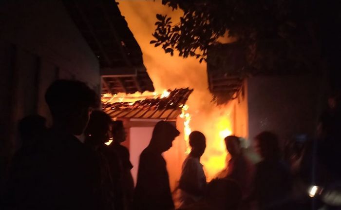 ​2,5 Jam Terbakar, Pensiunan PNS di Tuban Tewas Terpanggang di Rumahnya