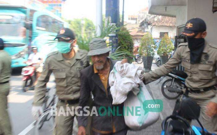 Resahkan Pengguna Jalan, Satpol PP Kota Kediri Amankan Belasan Gelandangan