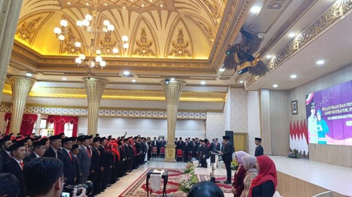 352 Pejabat Eselon III dan IV Dirotasi, Bupati Jember Tegaskan Agar Utamakan Kinerja Profesional 352 Pejabat Eselon III dan IV Dirotasi, Bupati Jember Tegaskan Agar Utamakan Kinerja Profesional