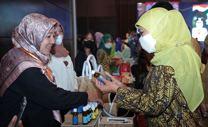 Tingkatkan Konektivitas Antardaerah, Pemprov Jatim Lakukan Misi Dagang dan Investasi di Babel Tingkatkan Konektivitas Antardaerah, Pemprov Jatim Lakukan Misi Dagang dan Investasi di Babel
