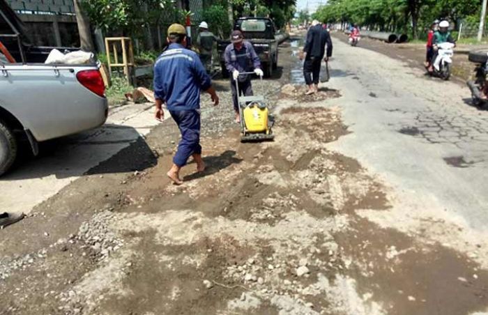 ​DPRD Gresik Desak Pertagas Bertanggung Jawab Kerusakan Jalan Mayjen Sungkono