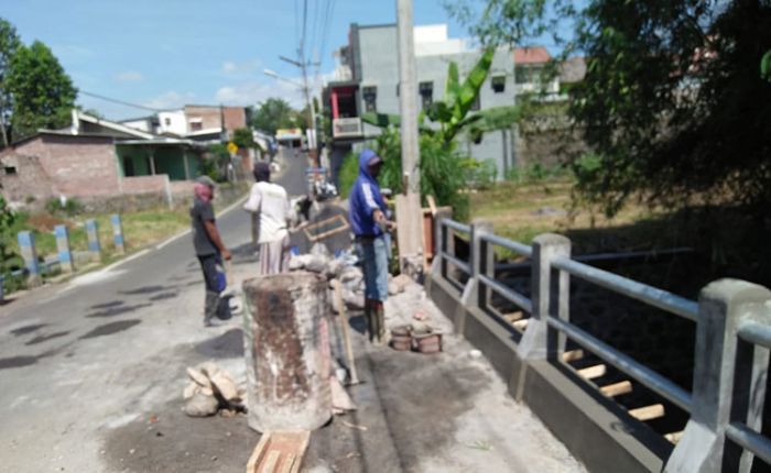 Akhirnya, Jalan Hasanudin Junrejo yang Ambles Diperbaiki