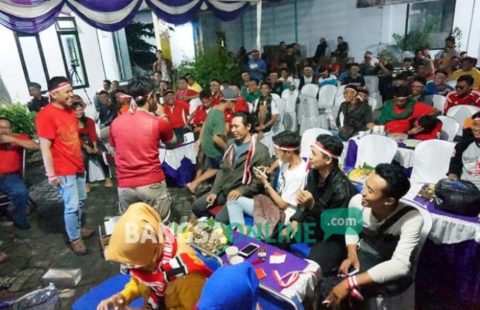 Peserta Nobar di Grahamedia Jombang Sedih, Indonesia Gagal Juara Piala AFF Peserta Nobar di Grahamedia Jombang Sedih, Indonesia Gagal Juara Piala AFF
