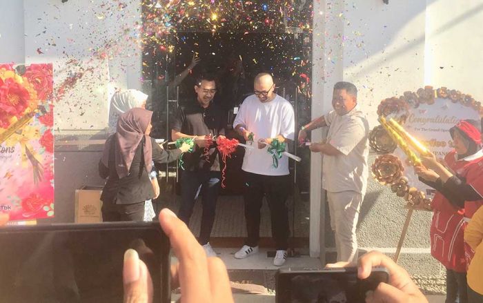 Coffee Toffee Taman Apsari Kembali Berkibar Kolaborasi dengan Holycow Coffee Toffee Taman Apsari Kembali Berkibar Kolaborasi dengan Holycow