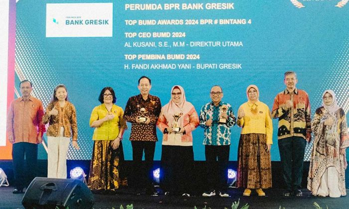 Pemkab Gresik Raih Tiga Penghargaan Dalam Top BUMD Awards 2024