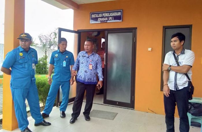 Wanita di Getas Anyar Magetan Tewas Bersimbah Darah, Diduga Dibunuh Suami Wanita di Getas Anyar Magetan Tewas Bersimbah Darah, Diduga Dibunuh Suami