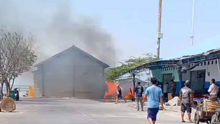 Gudang Penyimpanan Ikan di PPM Kota Probolinggo Terbakar, Penyebab Belum Diketahui