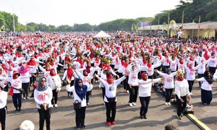 Ketua Jalasenastri Armada II Ikuti Jalan Sehat Bersama di Makodam, Sambut Hari Ibu ke-91 Ketua Jalasenastri Armada II Ikuti Jalan Sehat Bersama di Makodam, Sambut Hari Ibu ke-91