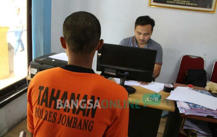 Berawal dari Facebook, Pemuda Kuli Bangunan asal Diwek Setubuhi Gadis 15 Tahun Berawal dari Facebook, Pemuda Kuli Bangunan asal Diwek Setubuhi Gadis 15 Tahun
