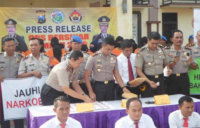 Hasil Operasi Bersinar Polres Sidoarjo Selama Sebulan, Bekuk 103 Tersangka Narkoba Hasil Operasi Bersinar Polres Sidoarjo Selama Sebulan, Bekuk 103 Tersangka Narkoba