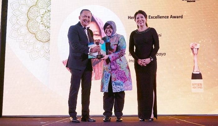Sepekan, Risma Raih Delapan Penghargaan Sekaligus Sepekan, Risma Raih Delapan Penghargaan Sekaligus