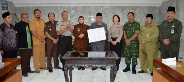 Warga Kabupaten Mojokerto Tolak ISIS Warga Kabupaten Mojokerto Tolak ISIS