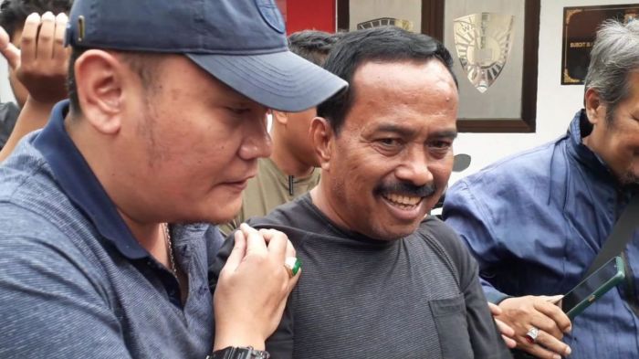 Mantan Wali Kota Blitar Ditangkap Polisi, Diduga Otak Perampokan Rumah Dinas Wali Kota Mantan Wali Kota Blitar Ditangkap Polisi, Diduga Otak Perampokan Rumah Dinas Wali Kota
