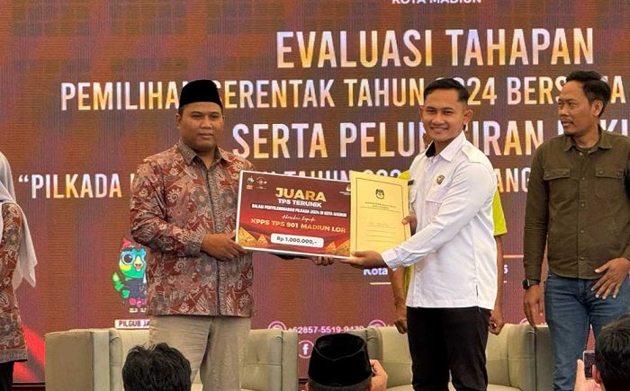 Lapas Pemuda Kelas IIA Madiun Raih Penghargaan TPS Terunik pada Pemilu Serentak 2024 Lapas Pemuda Kelas IIA Madiun Raih Penghargaan TPS Terunik pada Pemilu Serentak 2024