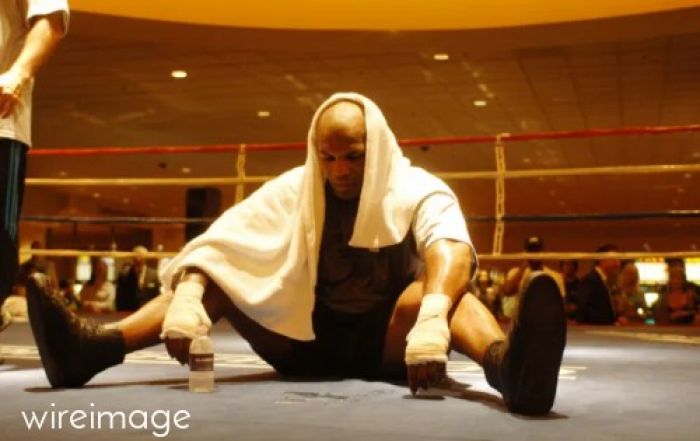 Mike Tyson Pasang Penis Palsu Diisi Urine Bayi, untuk Tes Narkoba Mike Tyson Pasang Penis Palsu Diisi Urine Bayi, untuk Tes Narkoba