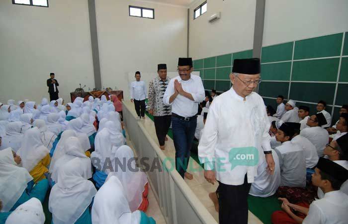 Dialog dengan Santri Tebuireng, Djarot Ditanya Alasan jadi Wagub Jakarta Dialog dengan Santri Tebuireng, Djarot Ditanya Alasan jadi Wagub Jakarta