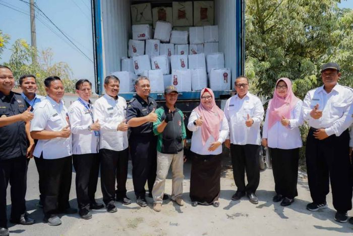 Wakil Bupati Gresik Lepas Ekspor Kulit Ikan Hiu Produk UMKM Randuboto ke Hongkong Wakil Bupati Gresik Lepas Ekspor Kulit Ikan Hiu Produk UMKM Randuboto ke Hongkong