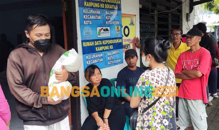 Awal Ramadan, Pemerintah Kembali Gelontorkan Bantuan Pangan untuk 33.632 Penerima di Kota Kediri Awal Ramadan, Pemerintah Kembali Gelontorkan Bantuan Pangan untuk 33.632 Penerima di Kota Kediri
